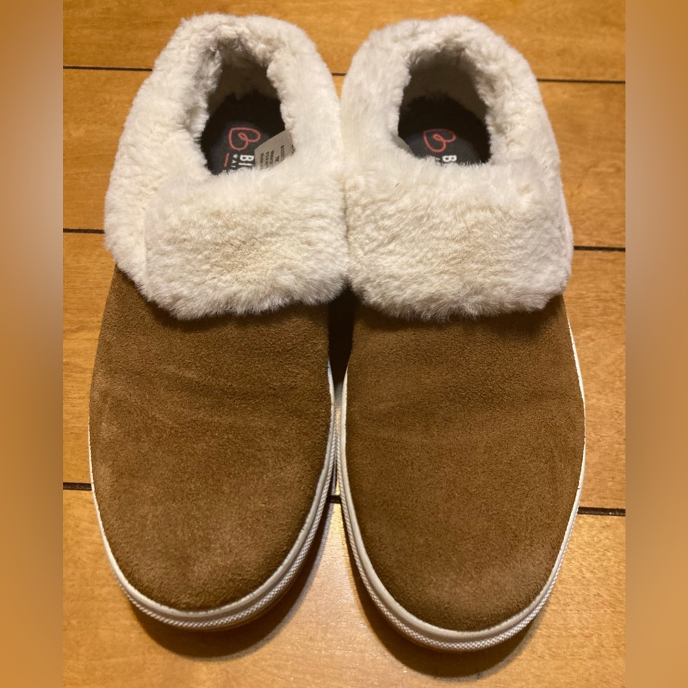 Ladies Size 7M Blondo Waterproof Brown SuedeLeather WithFur Lined SlipOn Shoes